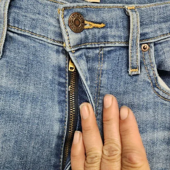 Levis Jeans Womens 29 Premium Big E 724Stretch High Rise Straight Frayed Cropped - Picture 4 of 16